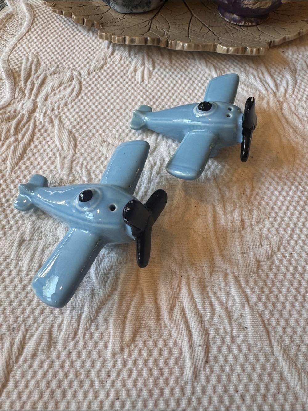 Vintage Ceramic Blue Airplane Salt and Pepper Shakers Aviation Decor Retro - Picture 3 of 15